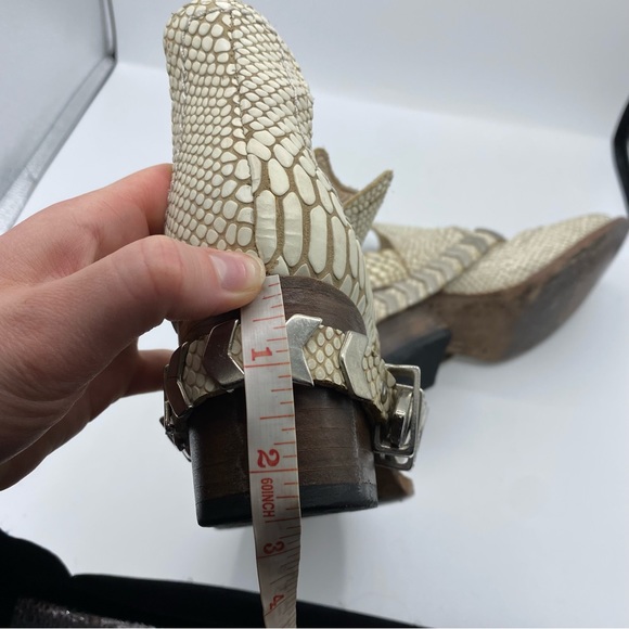 Freebird by Steven Blade White Snake Skin Booties Size 7 Western - Picture 9 of 11